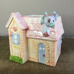 Vintage Kitsch Kawaii Pastel House Cottagecore Shaped Giraffe Novelty Planter